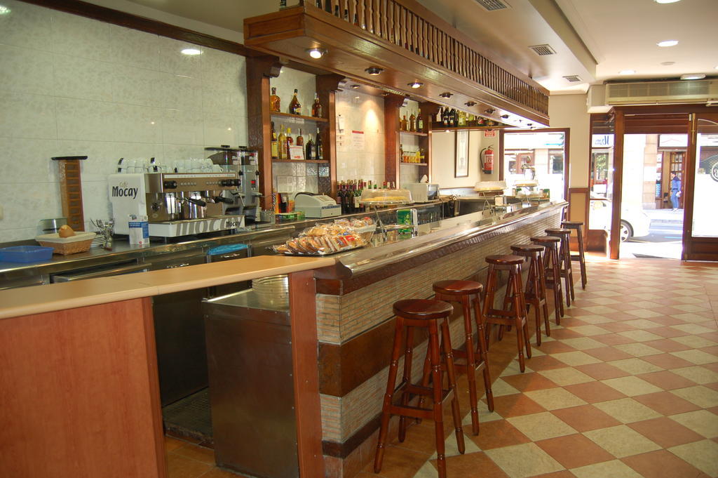Bar Pensión Restaurante Bidasoa Irun Exterior foto